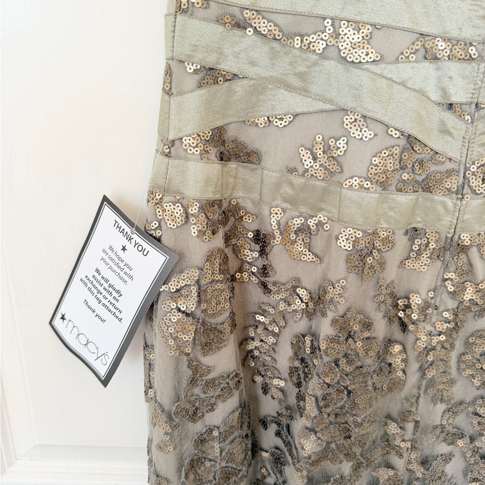 NWT Tadashi Shoji Sequin Lace Sheath Dress in Smoked Pearl
- Size 12 - Picture 7 of 16